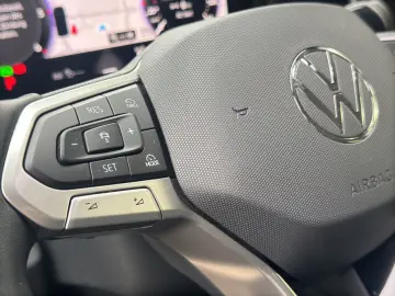 Tiguan 2.0 TDI*150 PS*DSG*Navi*Neues Modell*