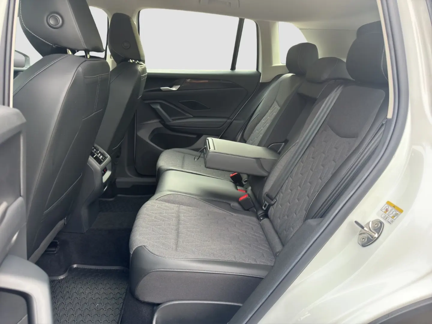 Tiguan 2.0 TDI*150 PS*DSG*Navi*Neues Modell*
