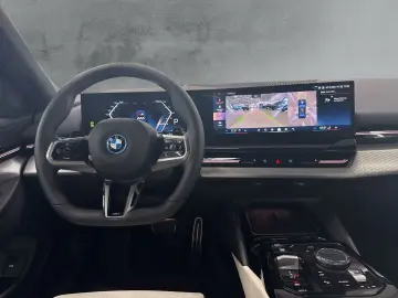 530 e xDrive M SPORT 20''LC PROF AHK PANORAMA SI