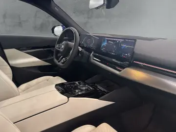 530 e xDrive M SPORT 20''LC PROF AHK PANORAMA SI
