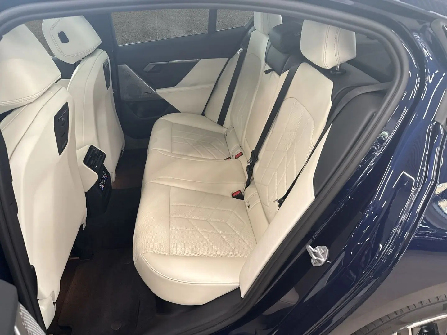 530 e xDrive M SPORT 20''LC PROF AHK PANORAMA SI