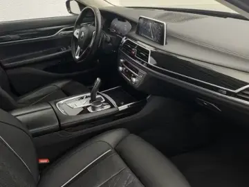 BMW 750 i xDrive M SPORT PURE+AHK