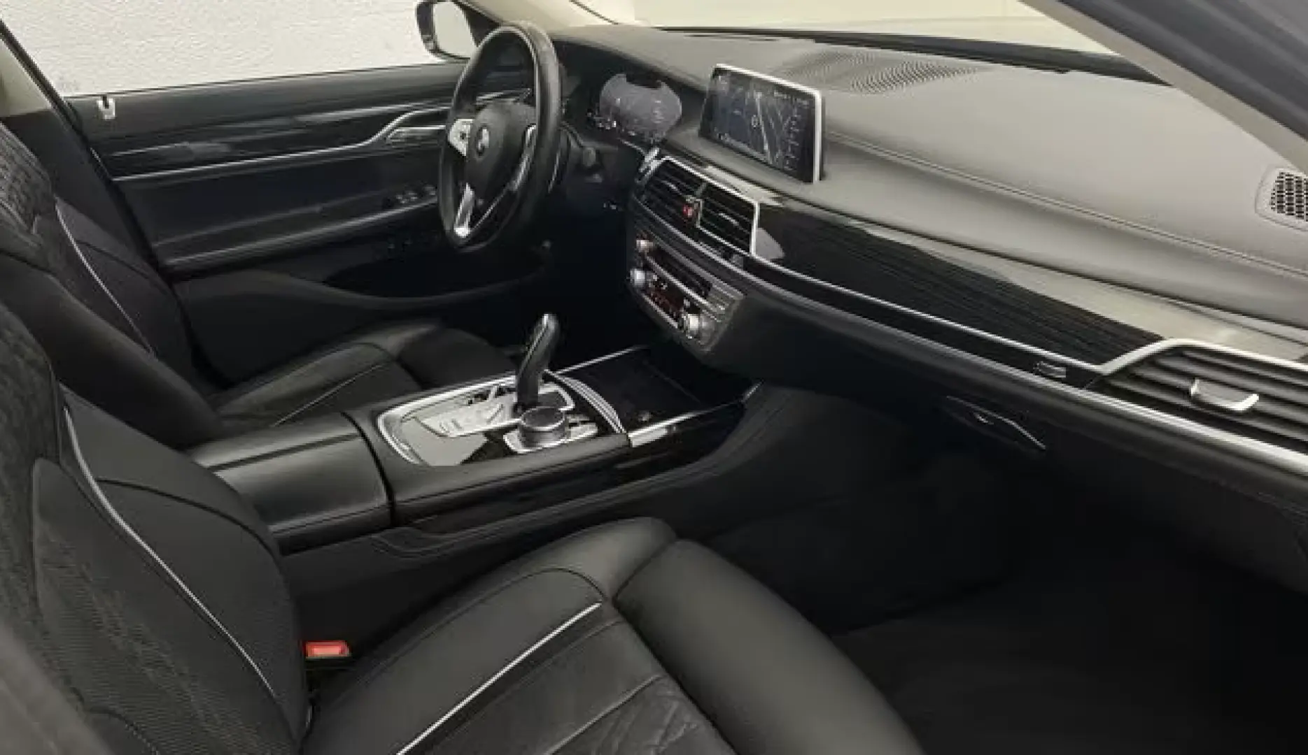 BMW 750 i xDrive M SPORT PURE+AHK