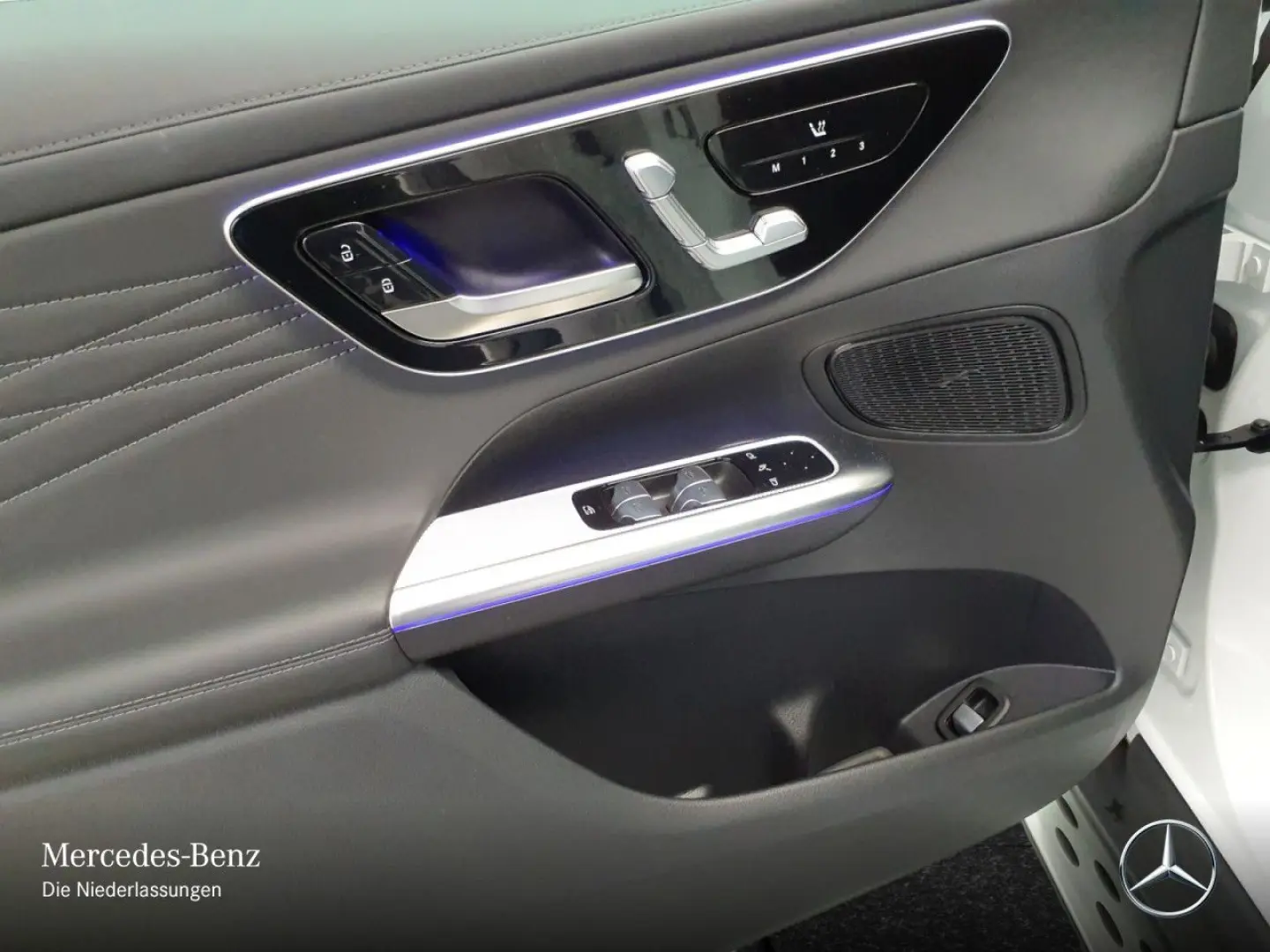 GLC 300 d 4M AMG Cp PANO AHK DIGITAL NIGHT MEMOR