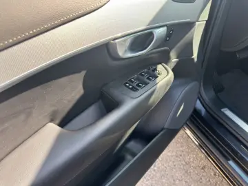 Volvo XC90 B5 AWD Plus-Bright