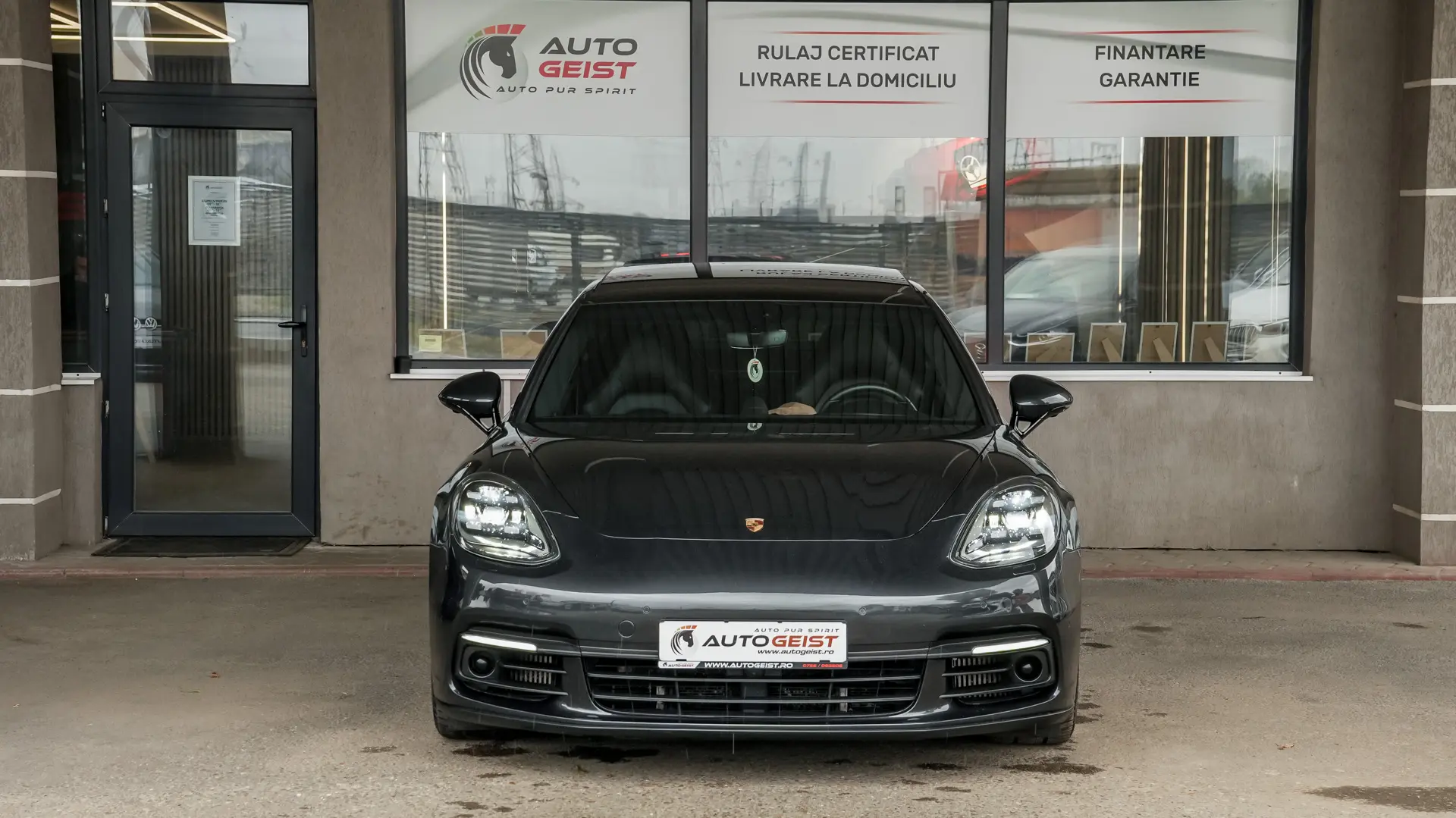 PORSCHE PANAMERA 4 E-HYBRID