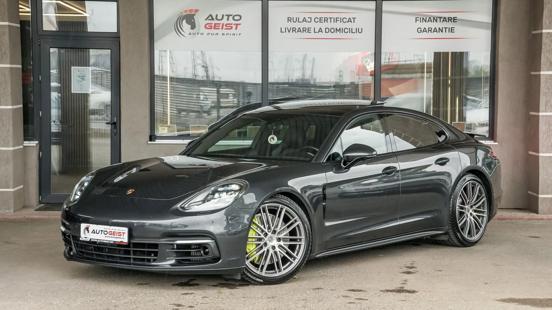 PORSCHE PANAMERA 4 E-HYBRID