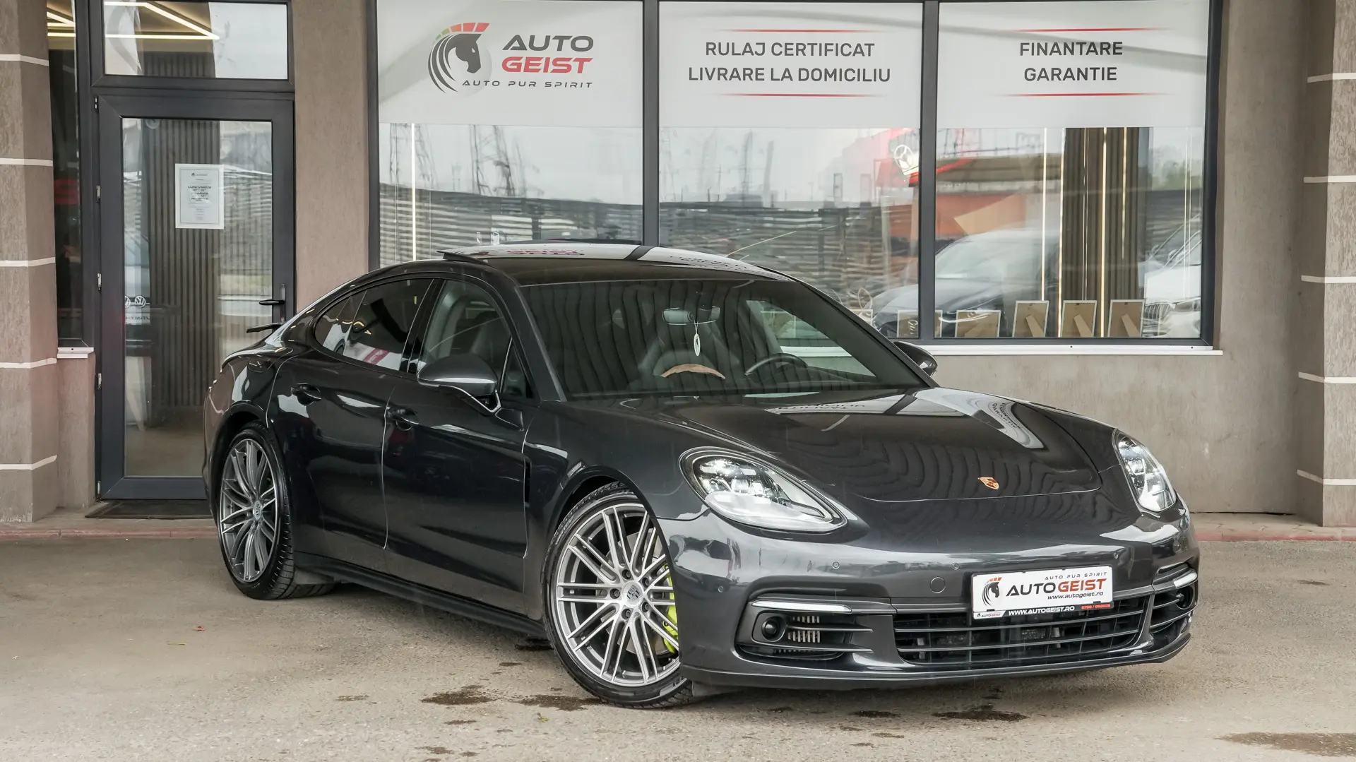 PORSCHE PANAMERA 4 E-HYBRID