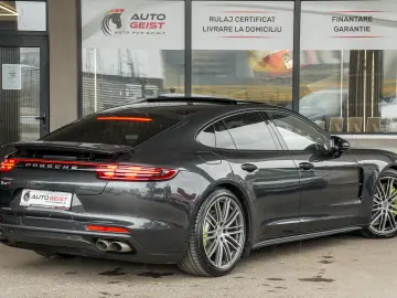 PORSCHE PANAMERA 4 E-HYBRID