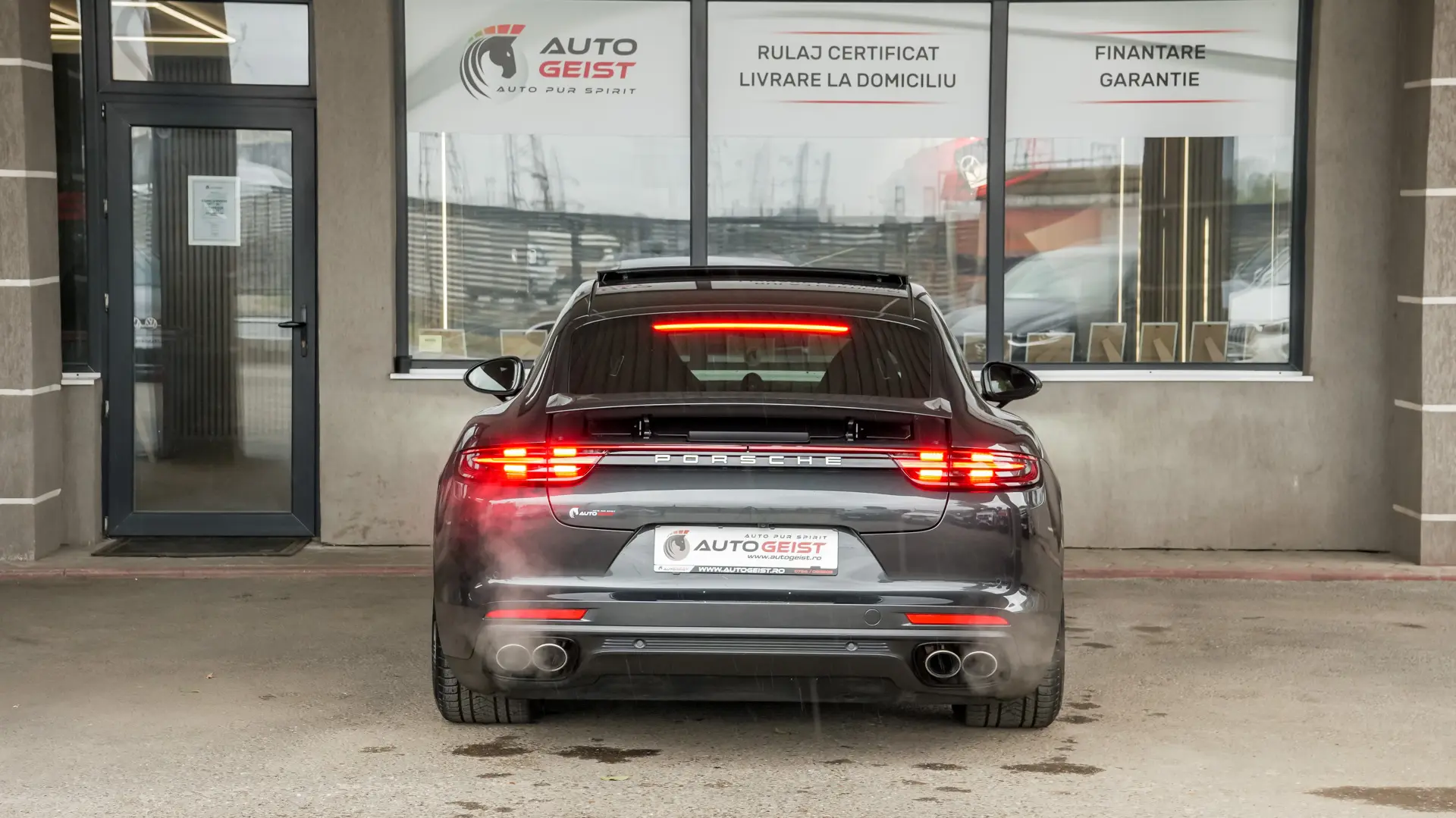 PORSCHE PANAMERA 4 E-HYBRID