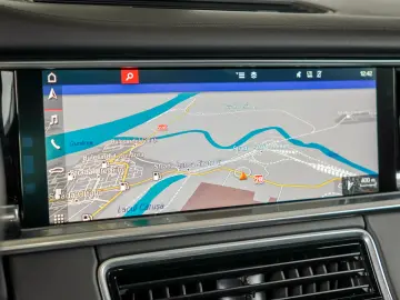 PORSCHE PANAMERA 4 E-HYBRID