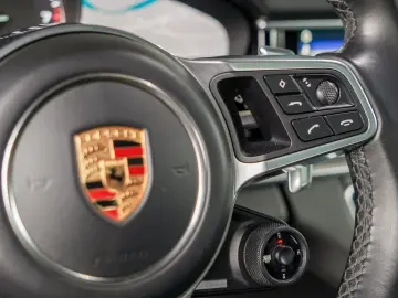 PORSCHE PANAMERA 4 E-HYBRID