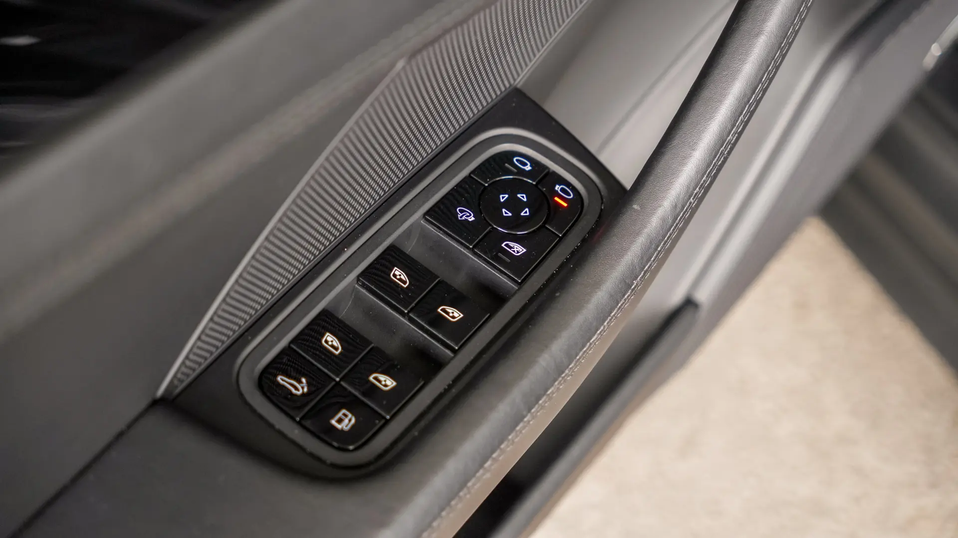 PORSCHE PANAMERA 4 E-HYBRID