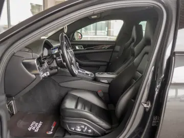 PORSCHE PANAMERA 4 E-HYBRID