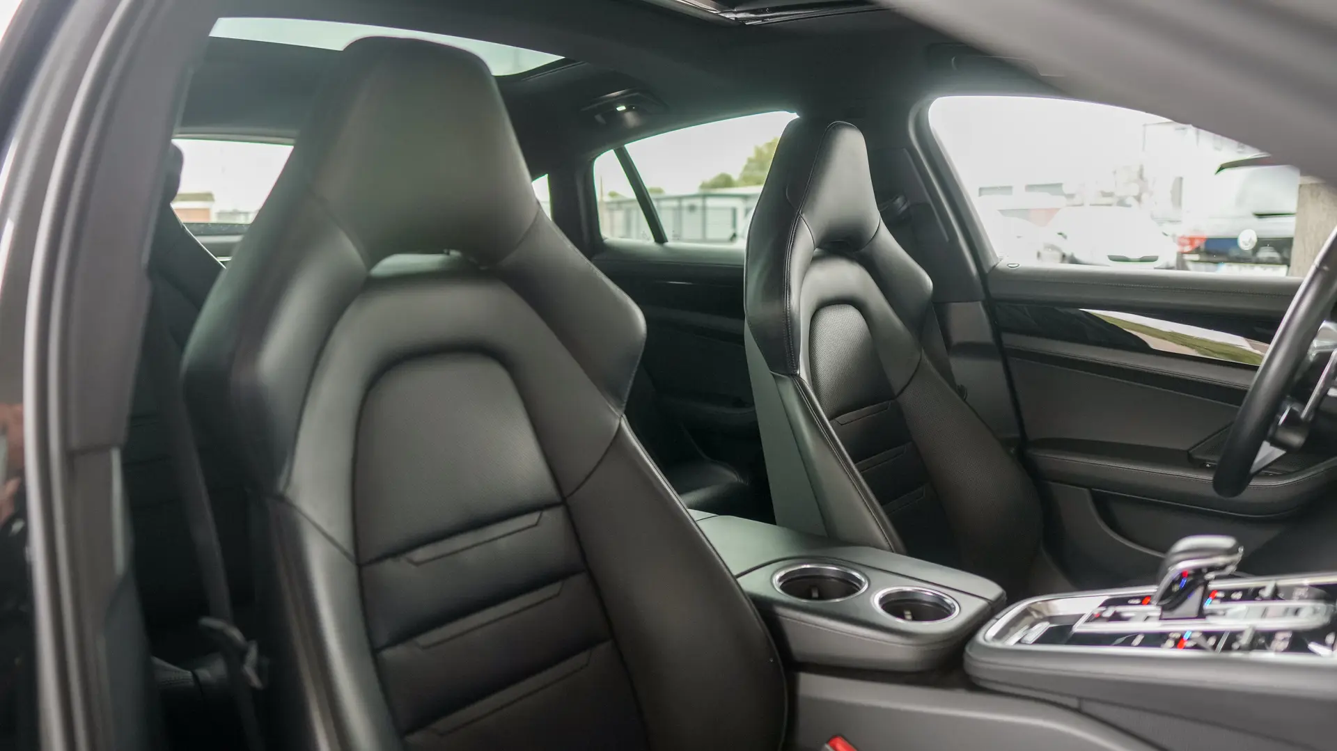 PORSCHE PANAMERA 4 E-HYBRID