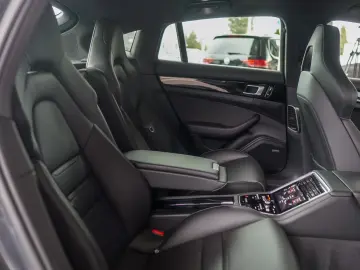 PORSCHE PANAMERA 4 E-HYBRID