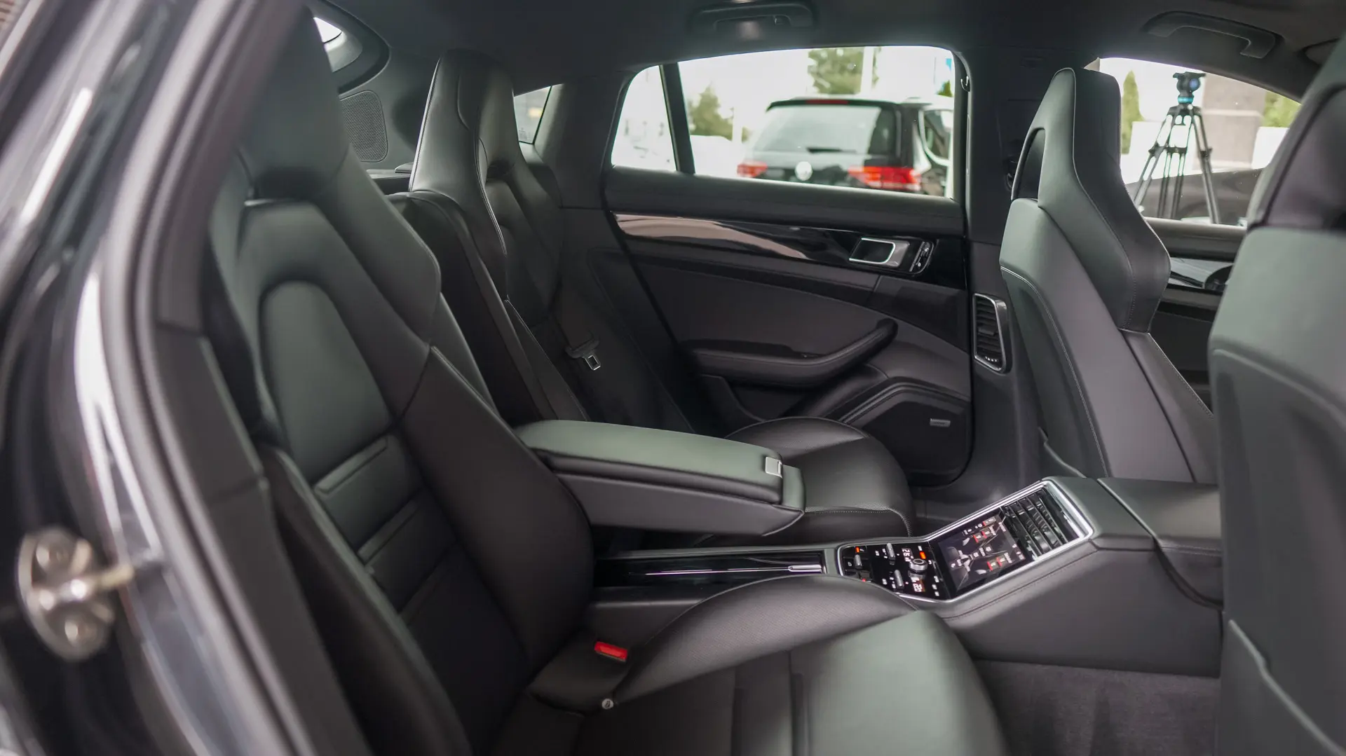 PORSCHE PANAMERA 4 E-HYBRID