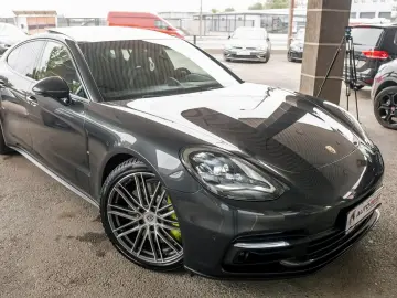 PORSCHE PANAMERA 4 E-HYBRID