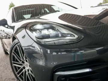 PORSCHE PANAMERA 4 E-HYBRID