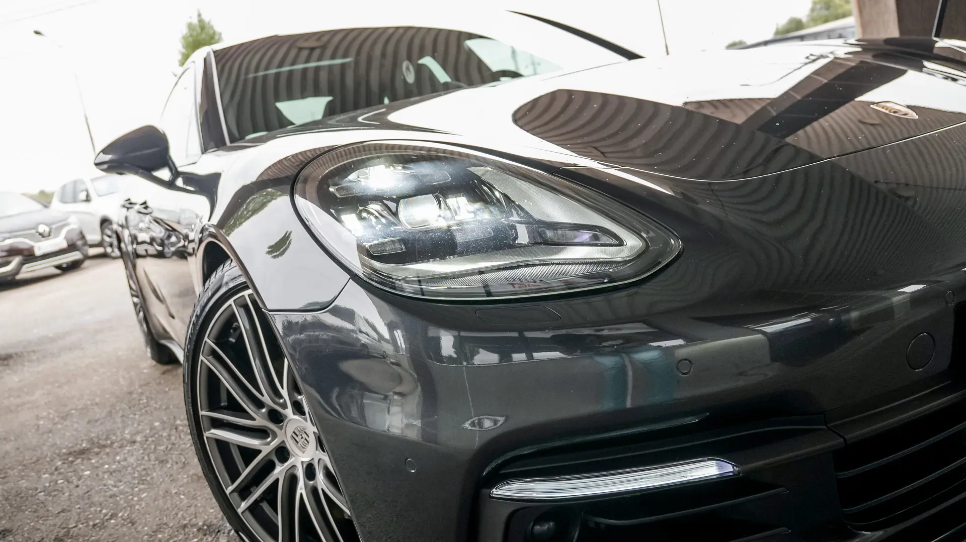 PORSCHE PANAMERA 4 E-HYBRID