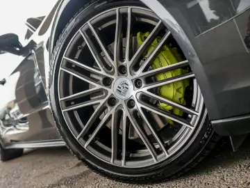 PORSCHE PANAMERA 4 E-HYBRID