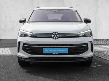 Tiguan 2.0 TDI DSG Life NAVI STANDHZG ACC 360