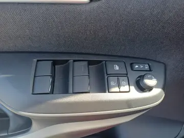 Toyota Yaris Dynamic 1.5 Hybrid 116 CP CVT