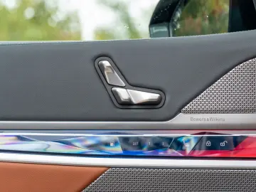750e M SPORT.CONNOISSEUR.FOND.INDIVI.EXECUTIVE