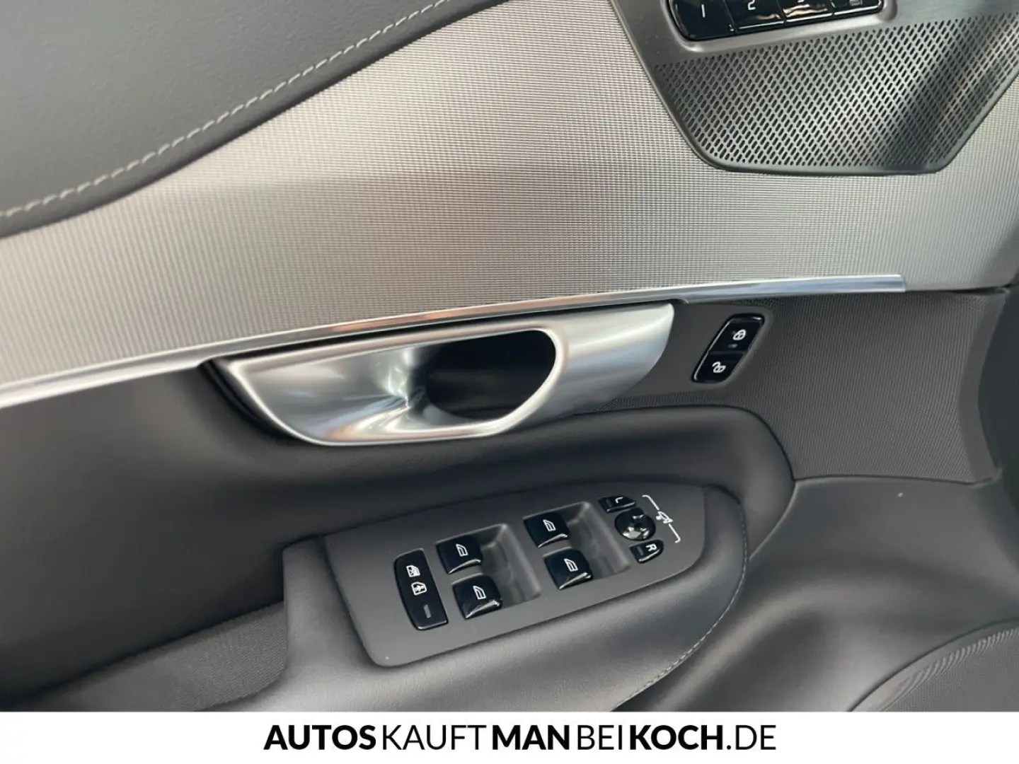 Volvo XC90 T8 AWD Ultimate Bright H K PANO HUD
