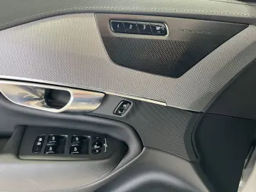 Volvo XC90 T8 Plus Bright Recharge AWD ACC HeadUp Pano