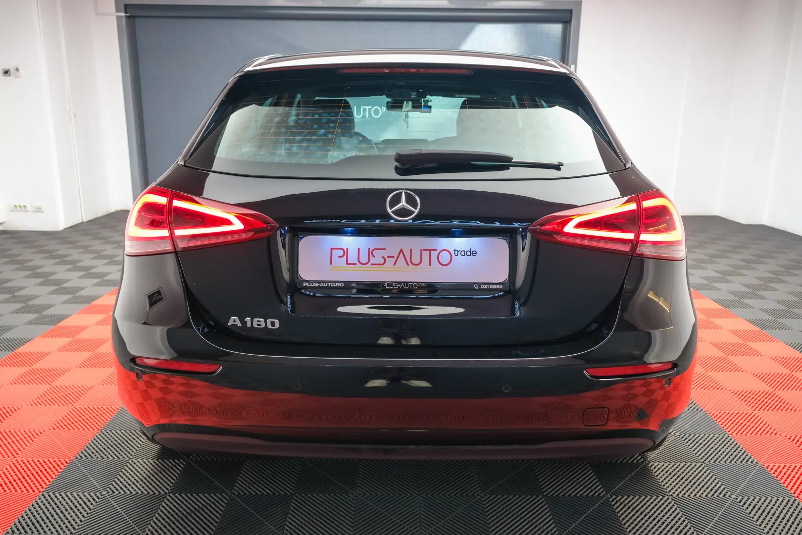 Mercedes-Benz A 180