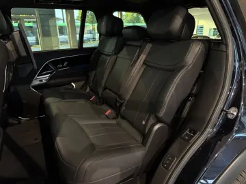 Range Rover P 530 LWB Autobiography 7-Sitzer