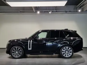 Range Rover P550e Autobiography