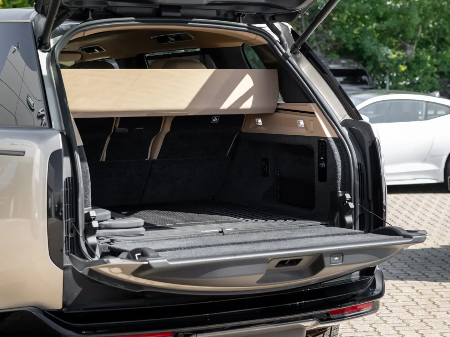 Range Rover P530 Autobiography (LWB) ACC FLA