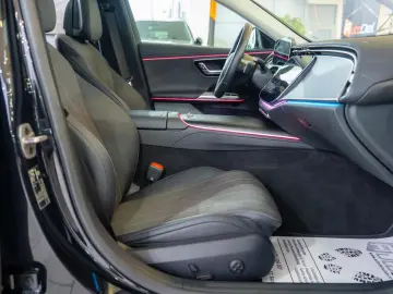 Mercedes-Benz E-Class 200 9G-TRONIC