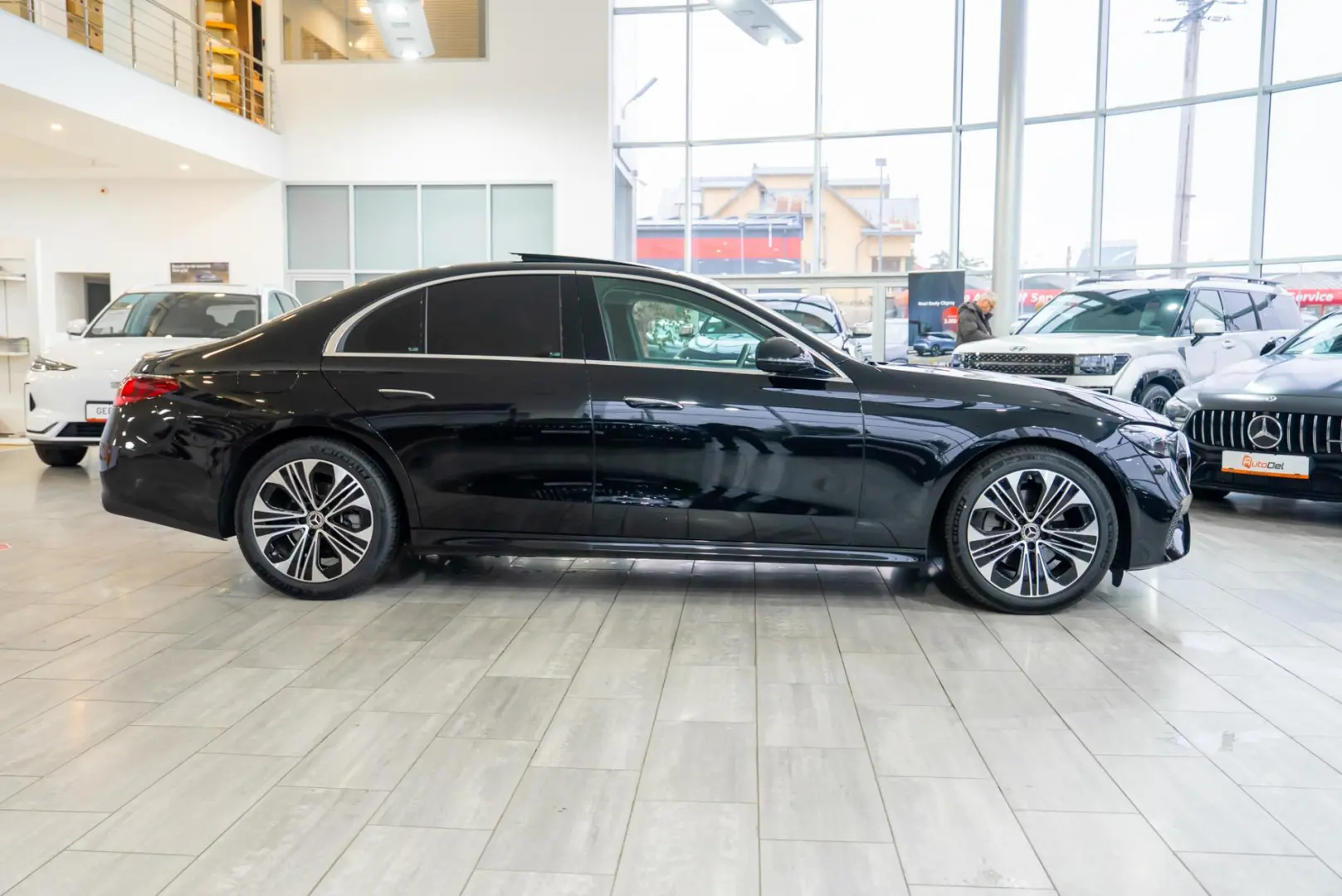 Mercedes-Benz E-Class E200