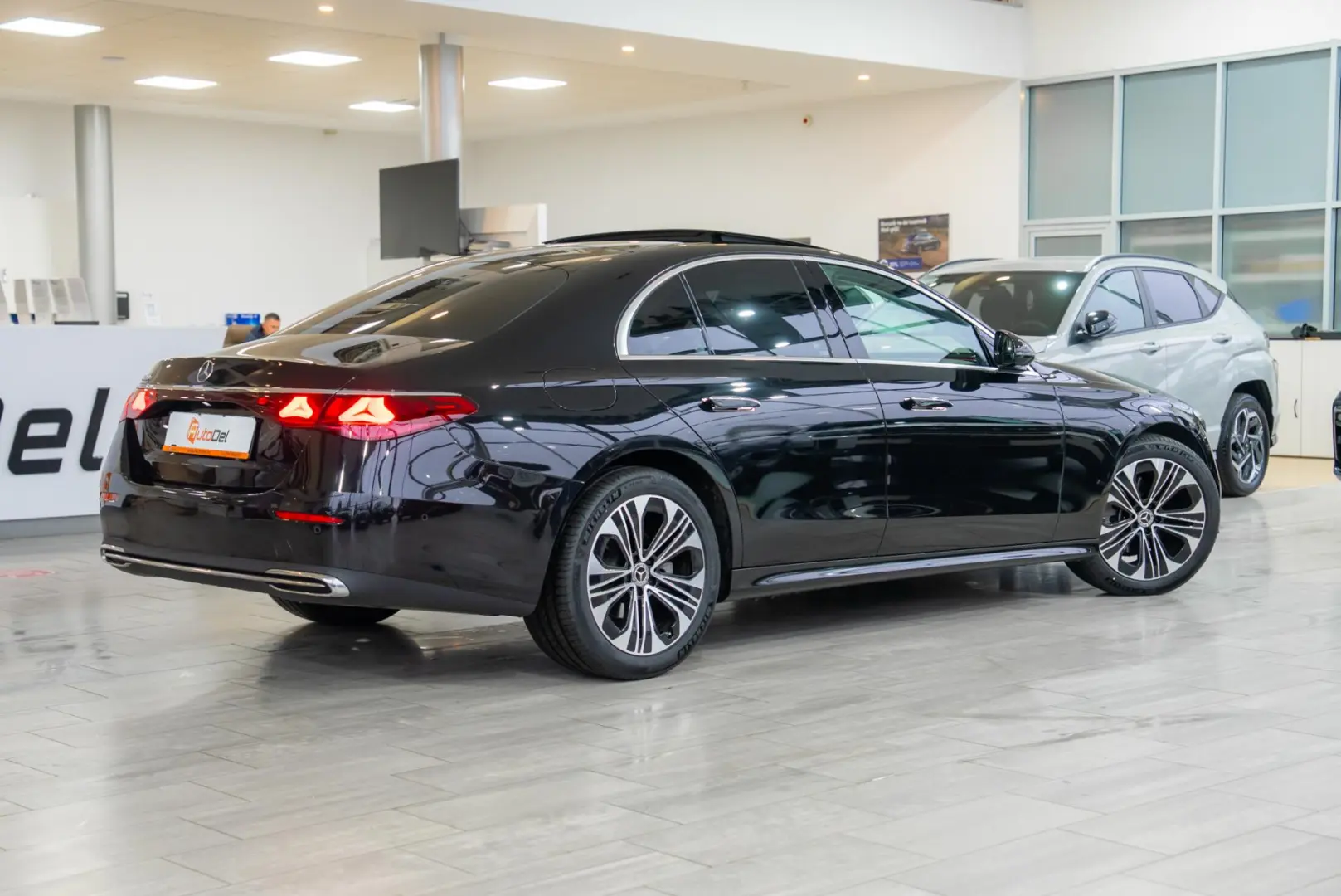 Mercedes-Benz E-Class E200