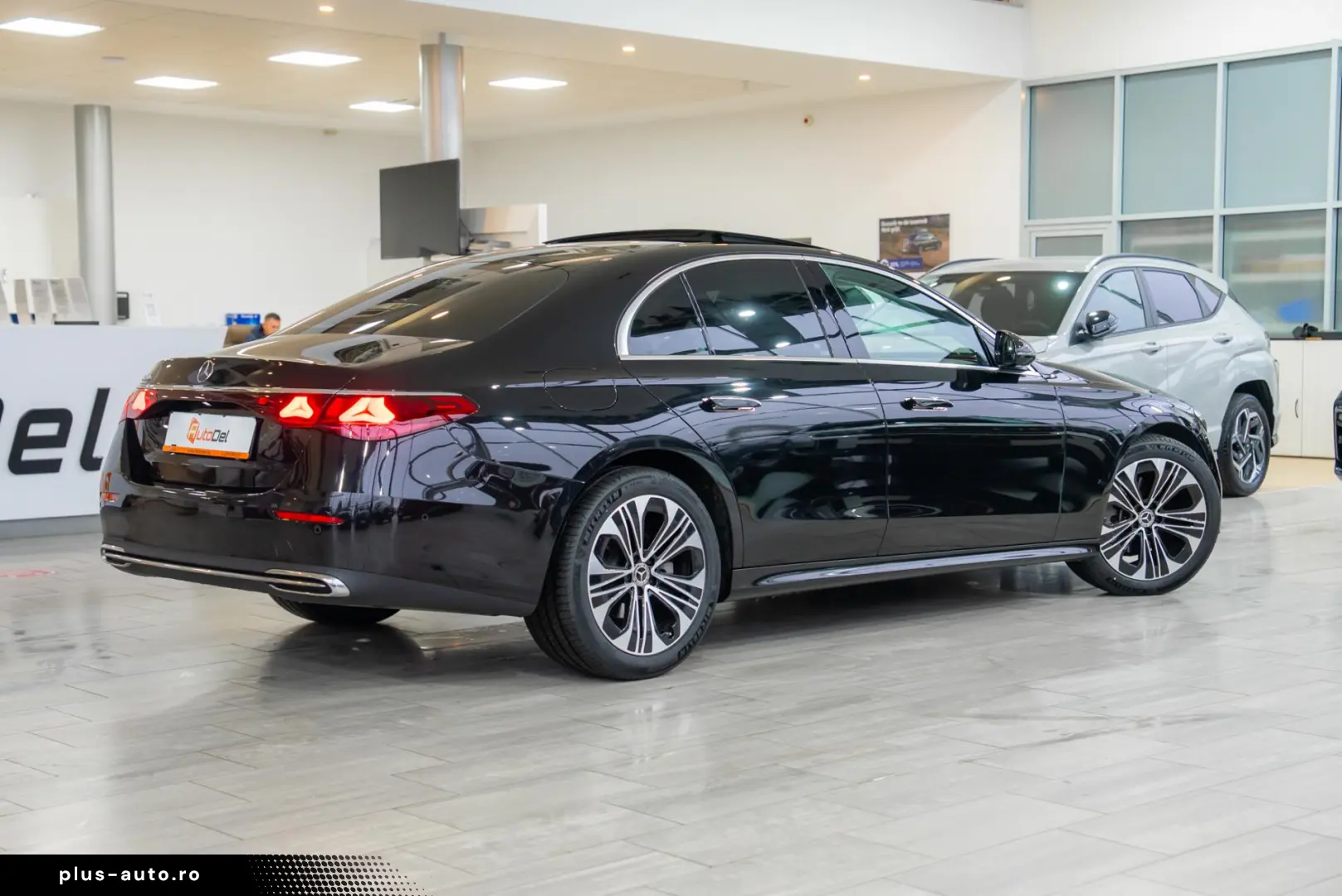 Mercedes-Benz E-Class E200