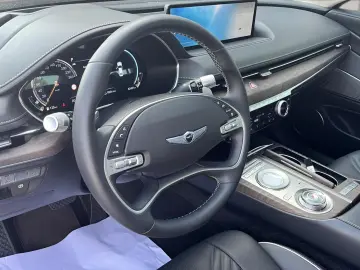 Genesis  G80 2.5T AWD Luxury, Innovation