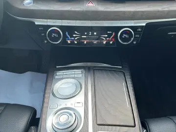 Genesis  G80 2.5T AWD Luxury, Innovation
