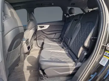 Q7 50 TDI S line