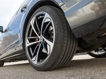Q7 S line 50 TDI