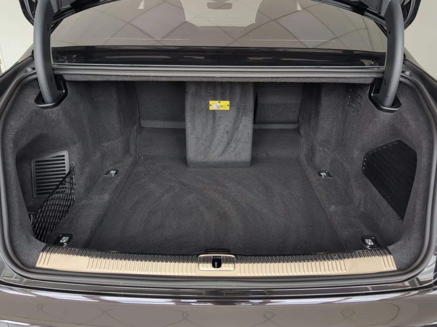 S8 TFSI quattro UPE: 193 K Individual Advanced