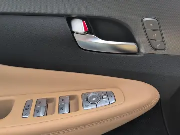 Hyundai  SANTA FE 1.6 TGDi PHEV 4WD Signature PANORAMA