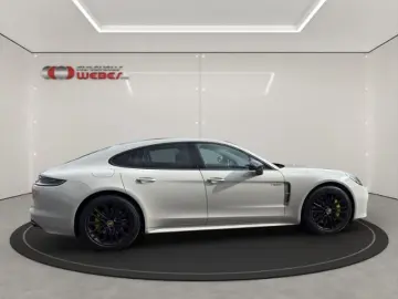 Panamera 4 E-Hybrid Platinum Edition BOSE+MATRIX
