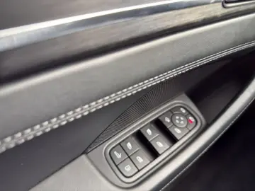 Panamera 4 E-Hybrid Platinum Edition BOSE+MATRIX