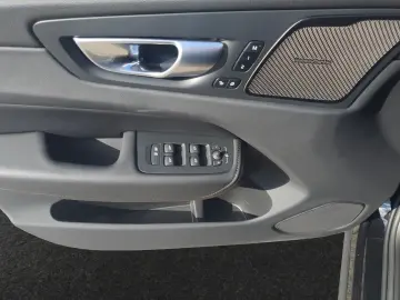 XC 60 B4 Plus Dark 4x4 Aut.   LED   AHK   ACC