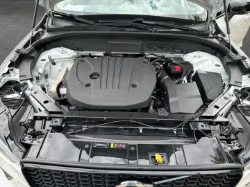XC60 B5 B AWD Plus Dark