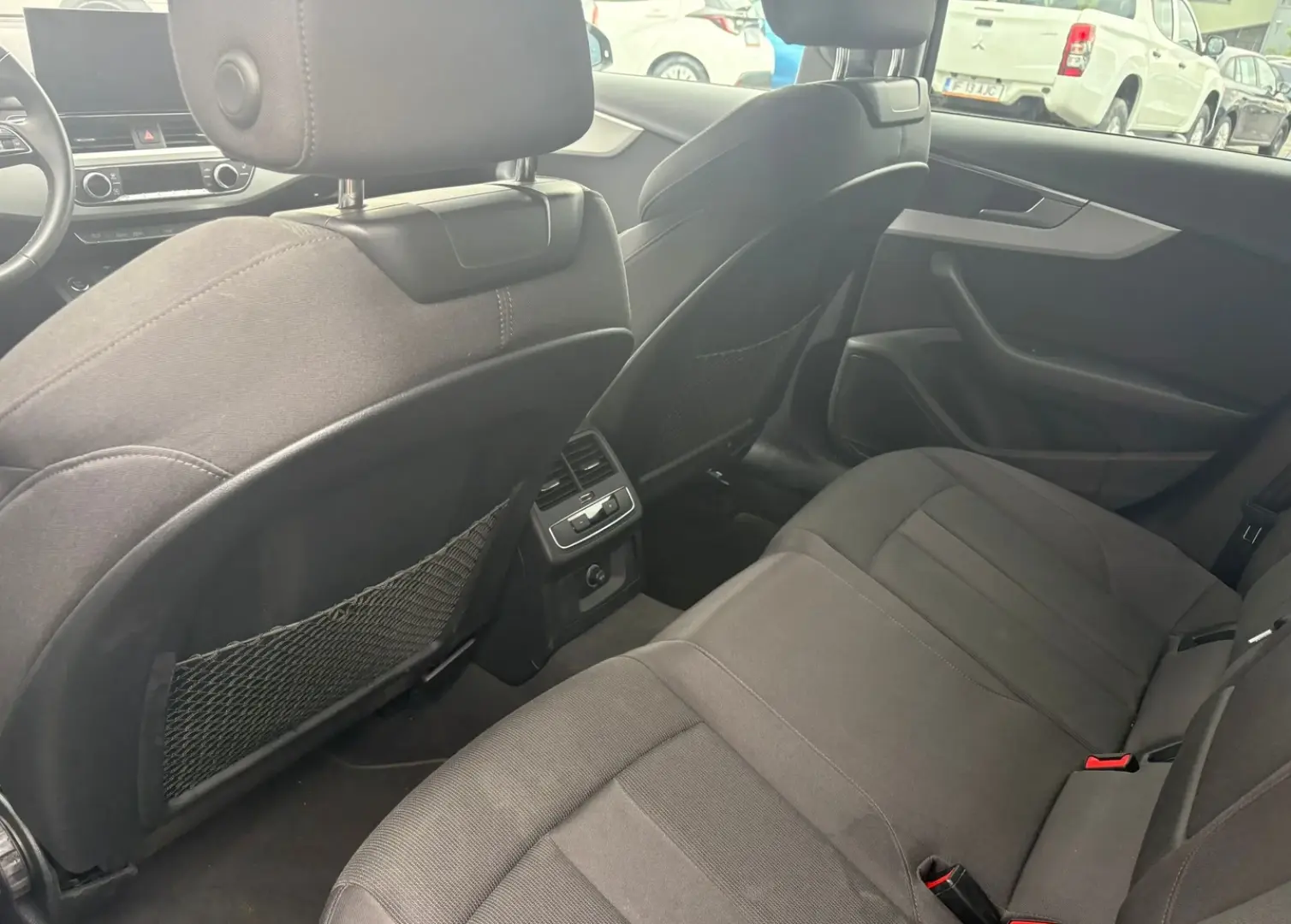 Audi A4 ver-40-tfsi-quattro-s-tronic-mhev-advance