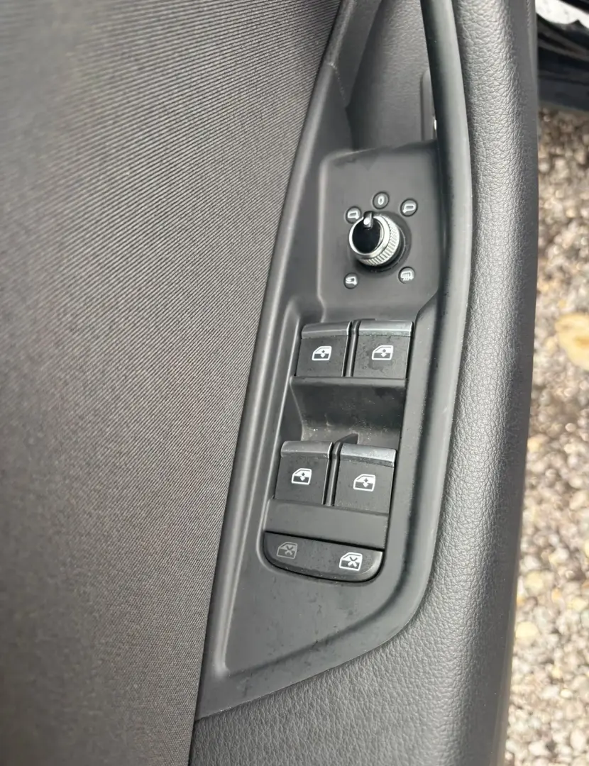 Audi A4 ver-40-tfsi-quattro-s-tronic-mhev-advance